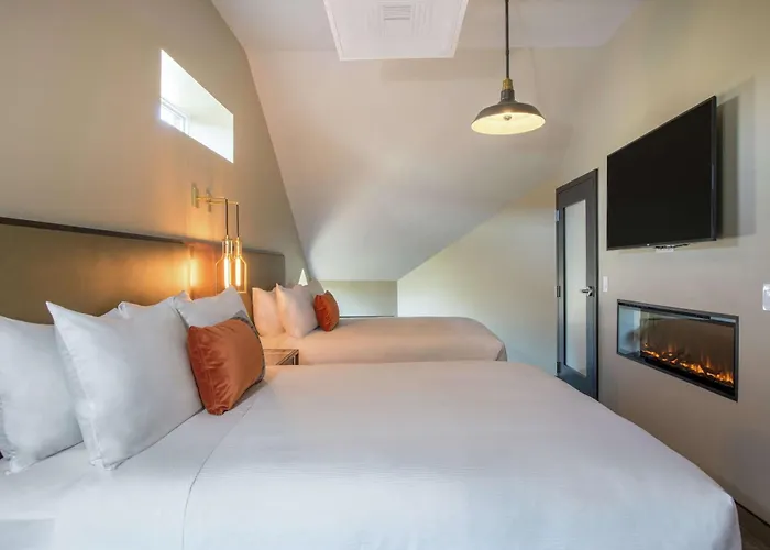 Hotel Saranac, Curio Collection By Hilton Saranac Lake