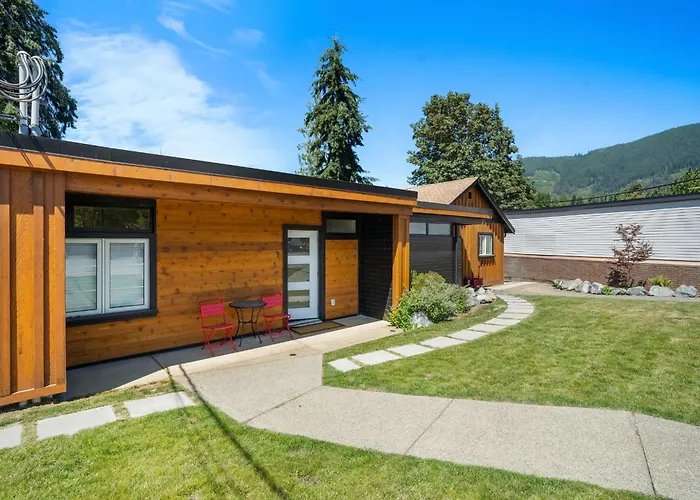Riverside By Cowichan Lake Cottages