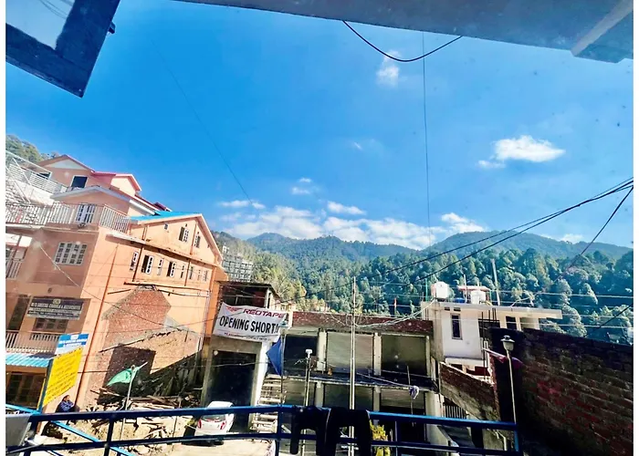 Dalhousie Hotel S A H A R A - Near Bus Stand - Hygiene & Spacious Room Banikhet
