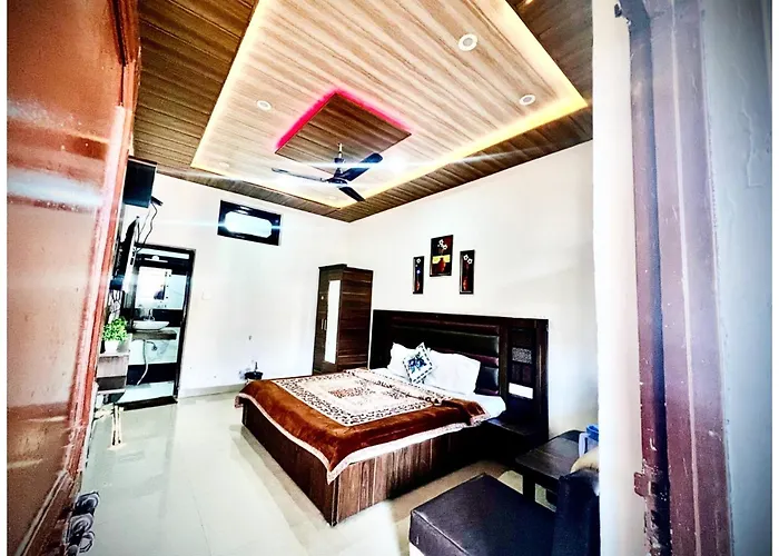 Dalhousie Hotel S A H A R A - Near Bus Stand - Hygiene & Spacious Room Banikhet