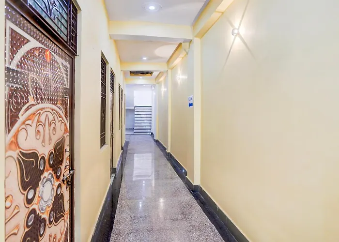 Pradhan Hotel Prayagraj