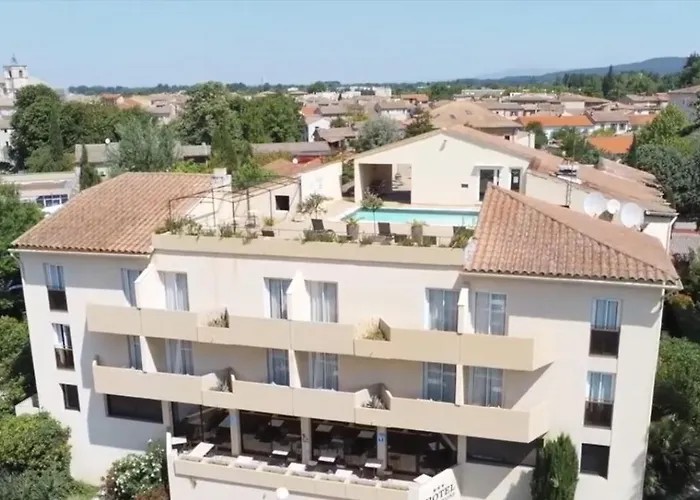 Hotel Les Nevons LʼIsle-sur-la-Sorgue