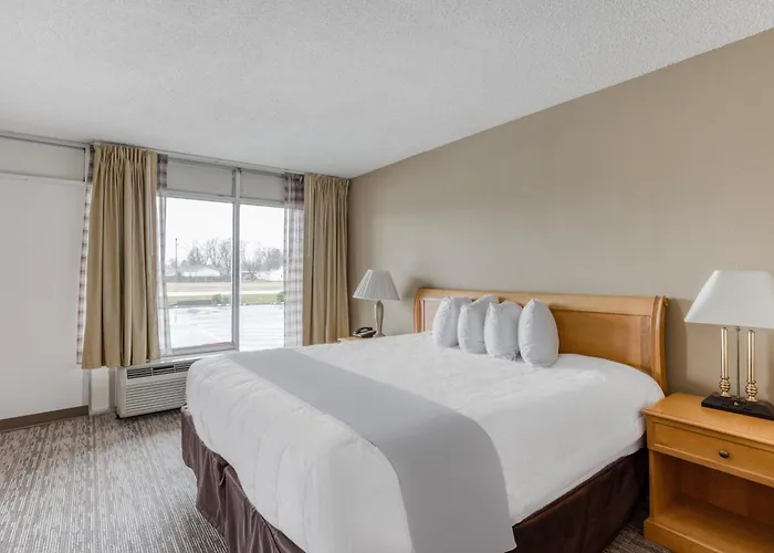 Oyo Townhouse Owensboro West Hotel