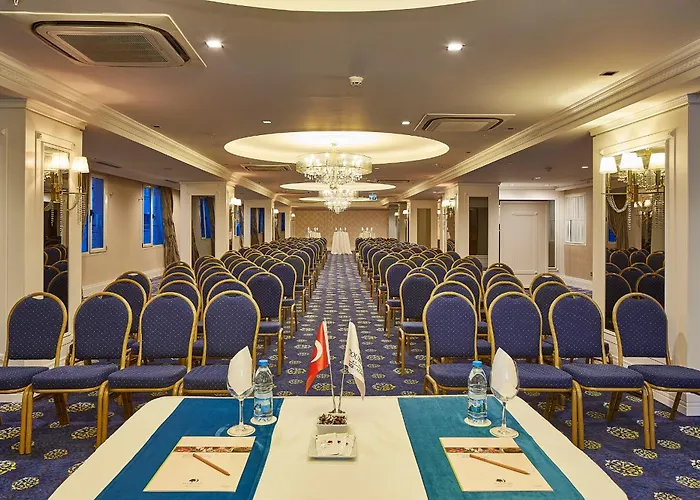 DoubleTree by Hilton Izmir - Alsancak Otel