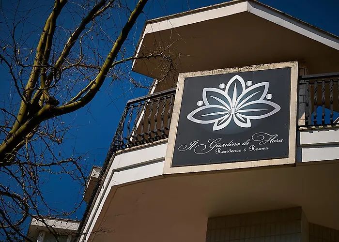 Il Giardino Di Flora Con Piscina & Jacuzzi Hotel Lecce