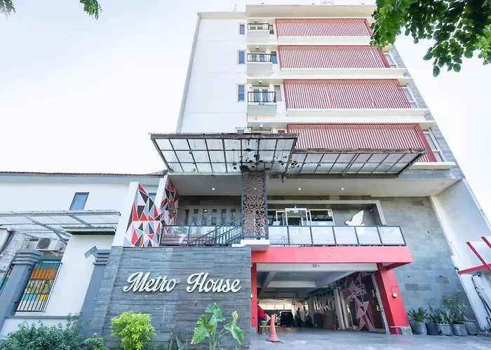 Flagship 91863 Metro House Hotel Surabaya