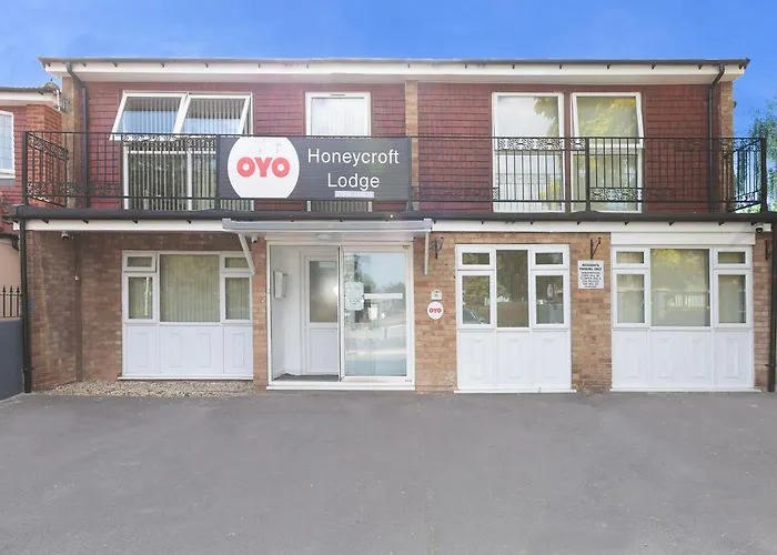Oyo Honeycroft Lodge, Uxbridge