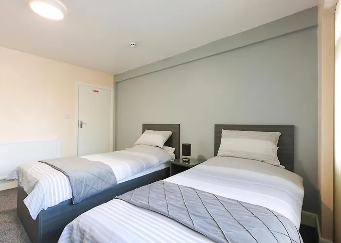 Oyo Honeycroft Lodge, Uxbridge