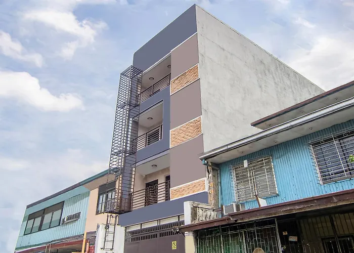 Oyo 766 Ichehan Apartments Manila