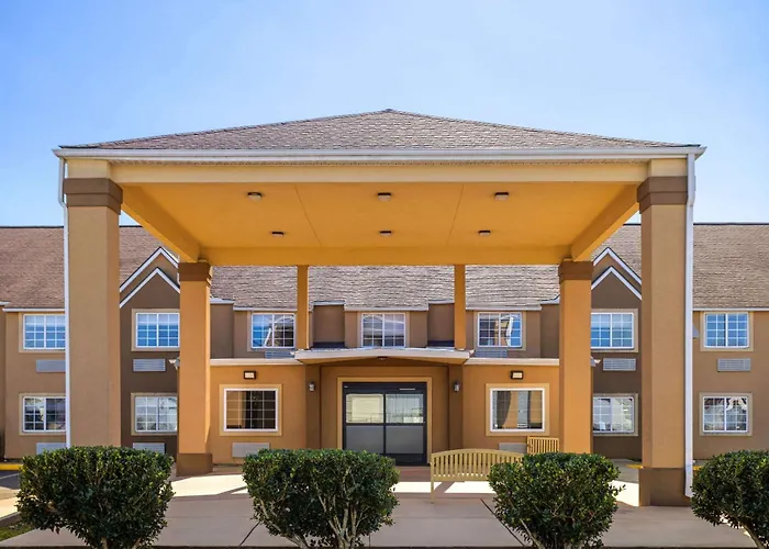 Days Inn By Wyndham Jackson Downtown