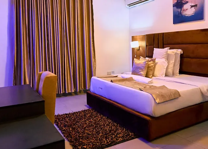 Crownedge Hotels Ikeja