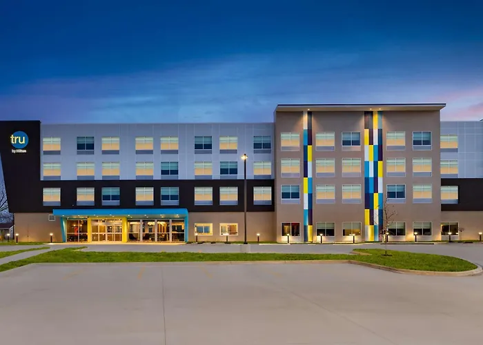 Tru By Hilton Oshkosh Hotel