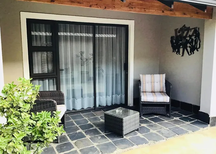 Dunvegan Execu Lodge Edenvale