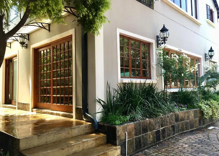 Dunvegan Execu Lodge Edenvale