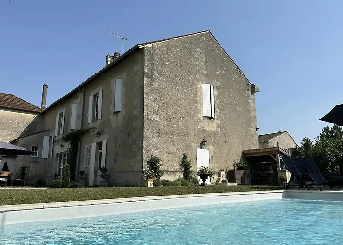Bed and Breakfast La Source du Logis à Jonzac