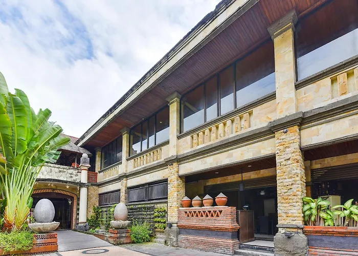 Super Oyo Townhouse Oak Maxi Hotel Legian Kuta 