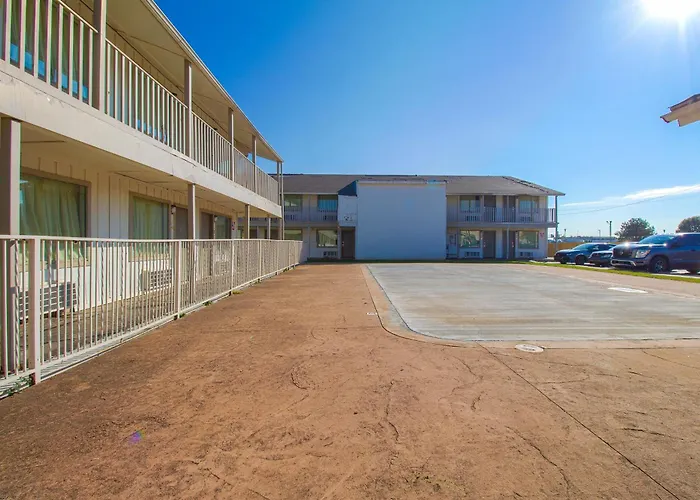 Studio Inn Extended Stay Oklahoma City Airport By Oyo