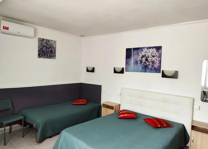 Hôtel le Calypso Hyères