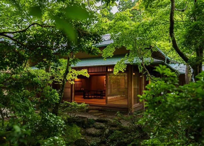 旅亭 半水盧 Hotel Unzen