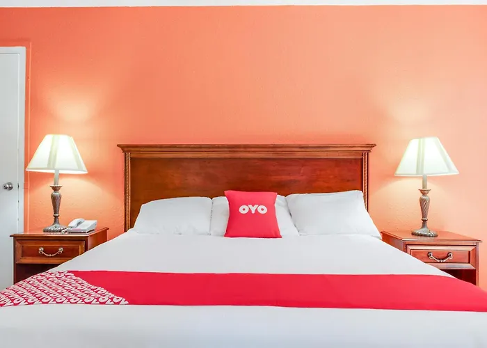 Oyo Hotel Mona Lake Muskegon