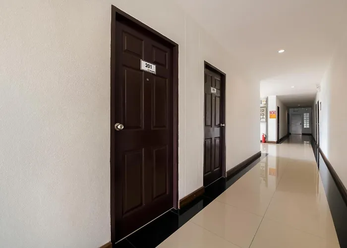 Oyo 350 Mae Saeng Place Si Racha