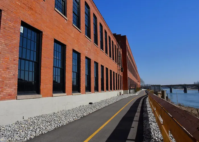 The Warehouse Hotel At Champion Mill Hamilton