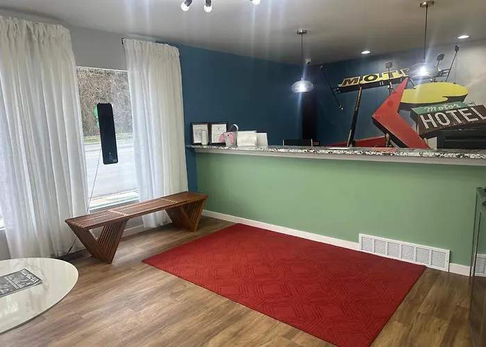 Lighthouse Suites Hannibal