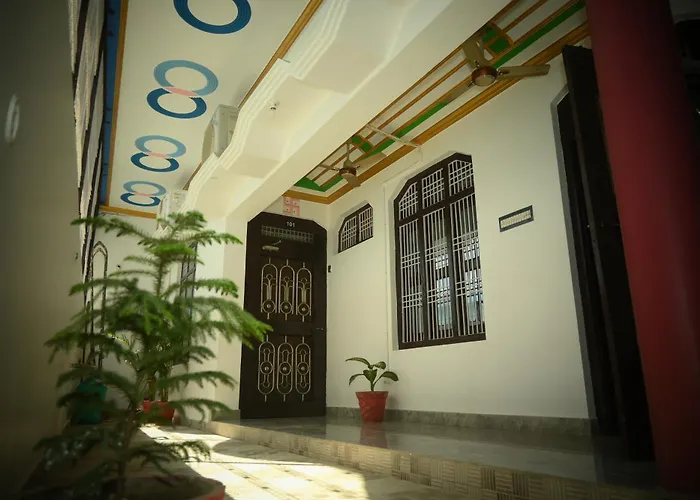 Shri Narayanam Guest House And Home Stay Ayodhya