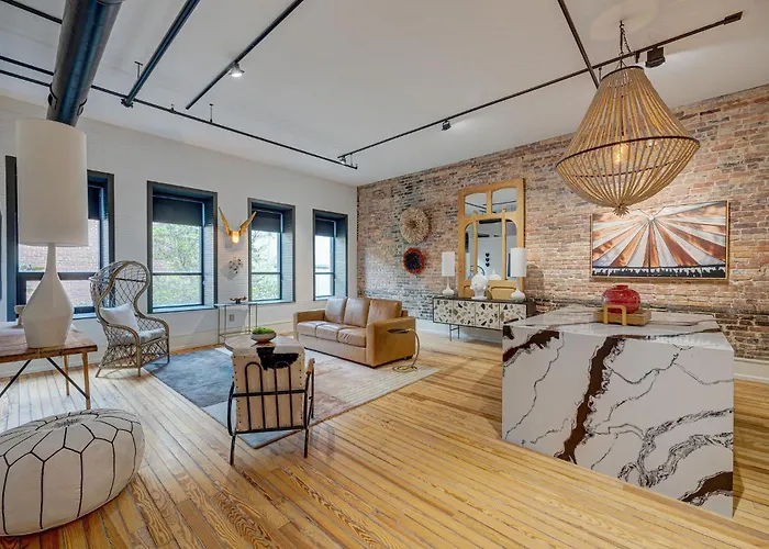 Luxe 220, Unit 2 - Front Street Suite Wilmington