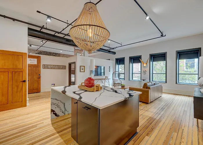 Luxe 220, Unit 2 - Front Street Suite Wilmington
