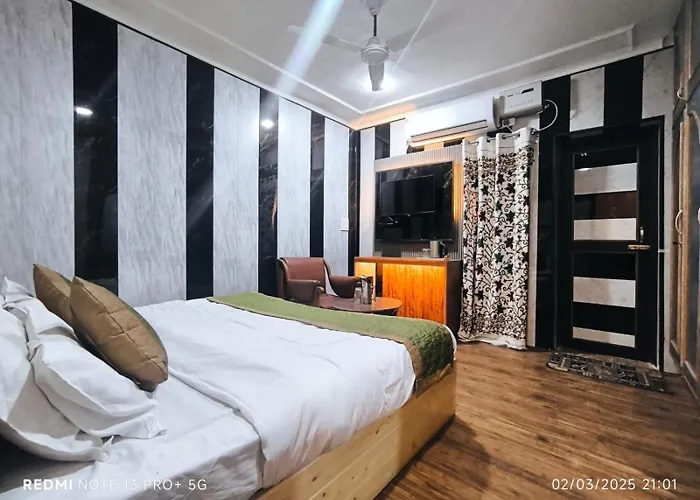 Silver Inn Srinagar
