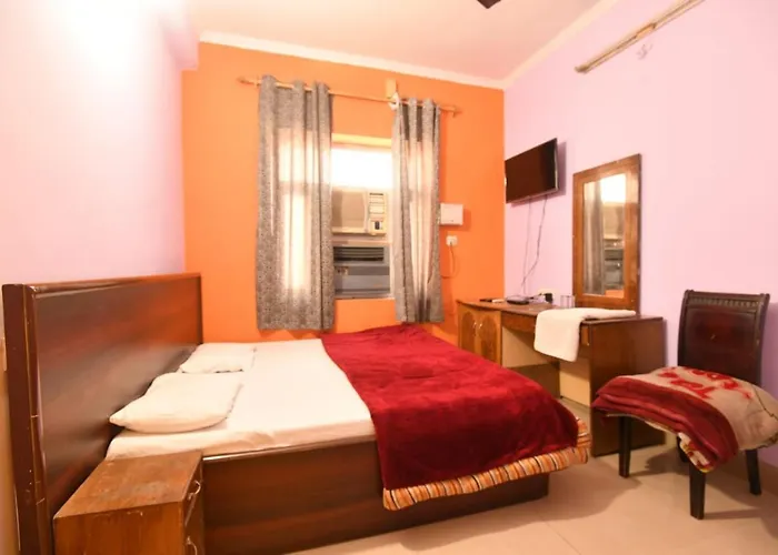 Hotel Samrat Srinagar 