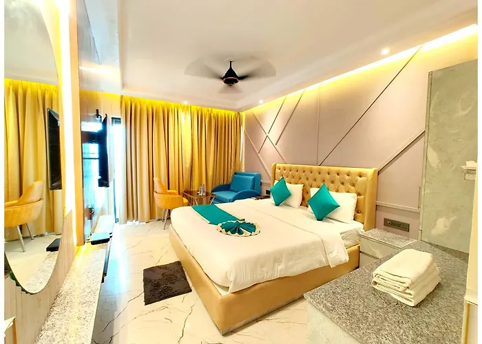 Hotel Dreamland Puri - All-Room-Sea-Facing-With-Attached-Balcony- New Marine Drive Road Puri - Lift-Wifi-Parking-Restaurant Facilities