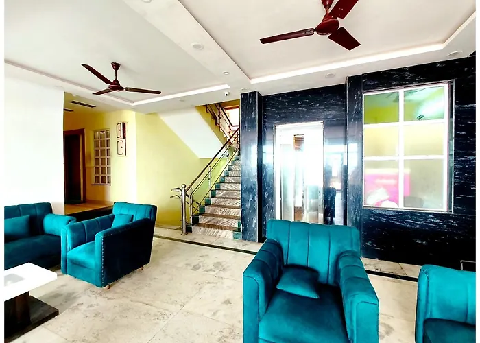 Hotel Dreamland Puri - All-Room-Sea-Facing-With-Attached-Balcony- New Marine Drive Road Puri - Lift-Wifi-Parking-Restaurant Facilities