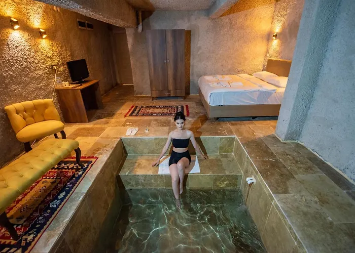 Hydros Cave Suit Uçhisar