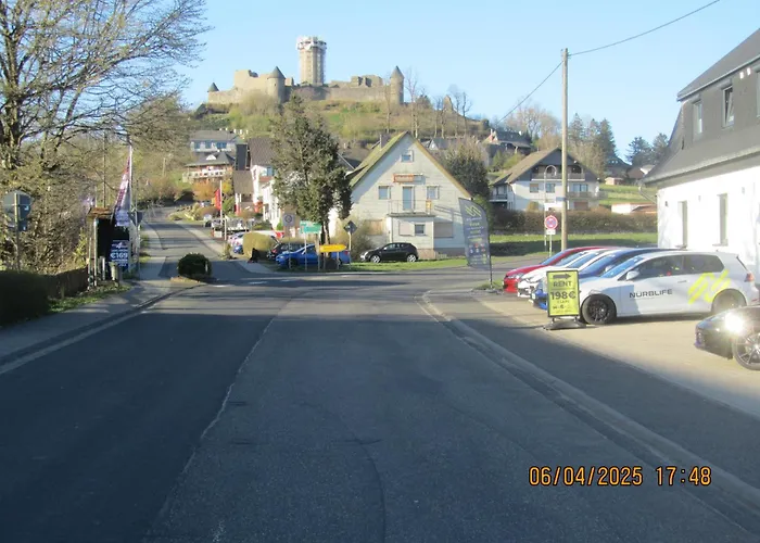 Hotel Zur Burg Nuerburg Large Car Park Nürburg