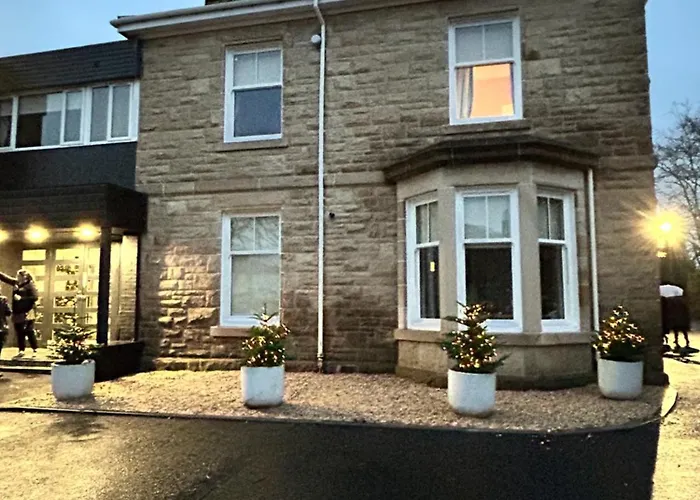 Crookston Hotel Glasgow