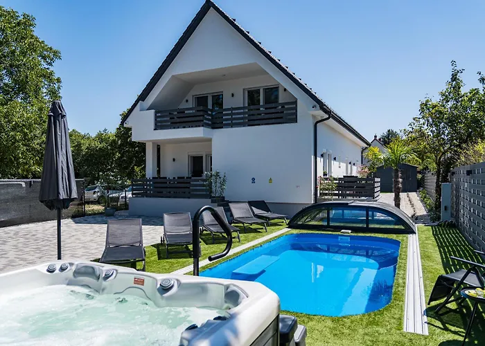Balatonic Lime Apartmanhaz Siófok