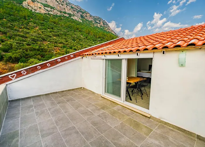 Gökkuşağı Pansiyon Kaş