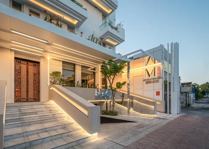 M Village Nguyễn Kiệm - Cosmo Airport Hotel TP. Hồ Chí Minh