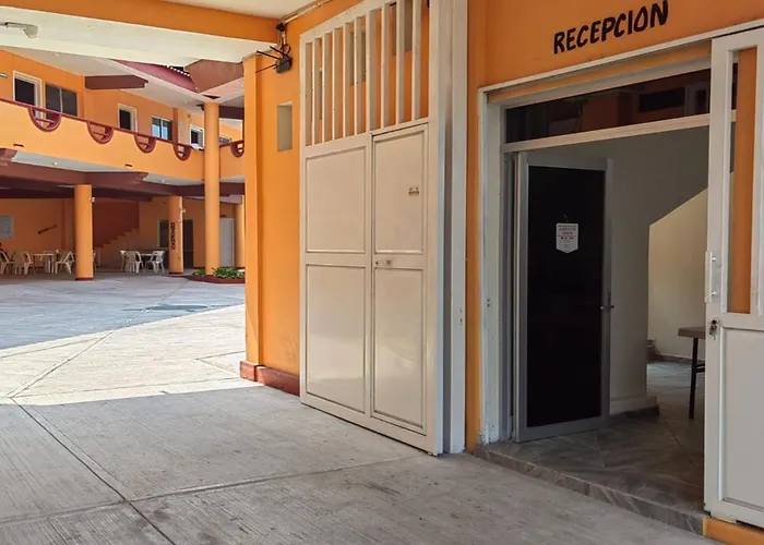 OYO Hotel La Playa Zihuatanejo