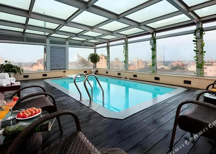 Bay Luxury -Skylark Hotel - 15 Phan Dinh Phung Hà Nội