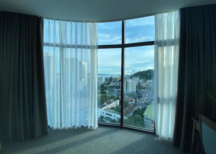 Peace Hotel Hạ Long
