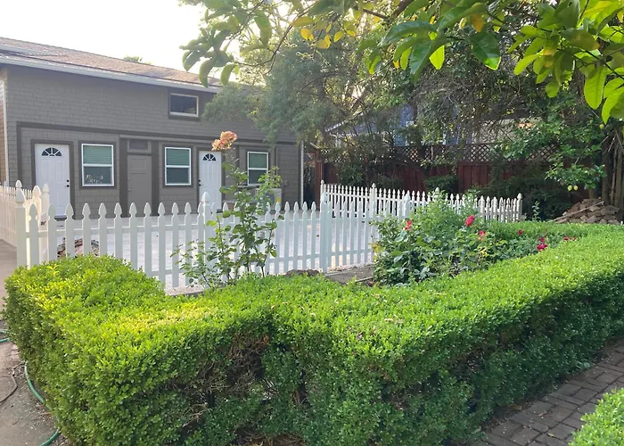 Cloverdale House Inn