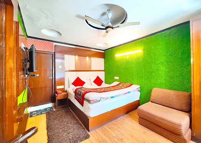 Hotel Nainii Moon Nainital - Walking Distance From Mall Road And Naini Lake With Lift - Wifi - Restaurant And Parking Facilities Available - Best Luxury Hotel In Nainital