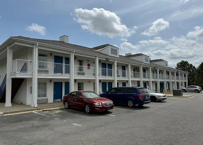 Brentwood Inn & Suites Roanoke Rapids