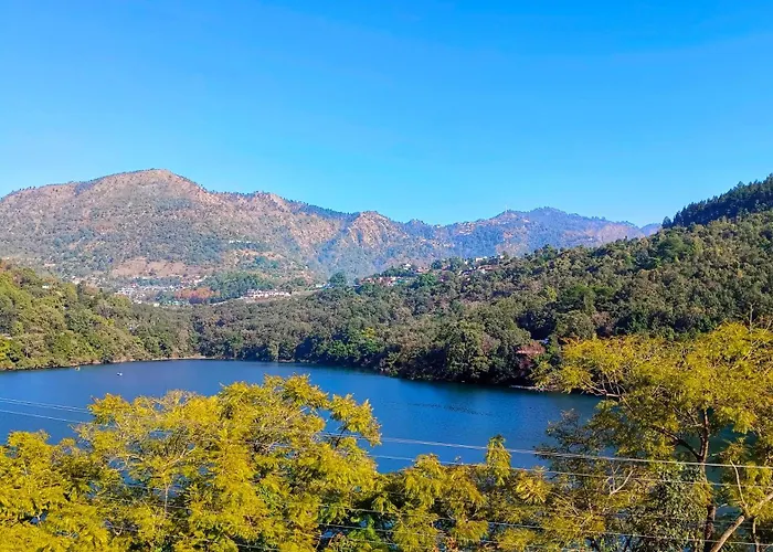 Happy Owls Lakeside Lodge Bhimtal