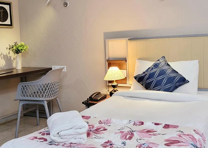 Vamsor Heights 1047 Hotel Gurgaon