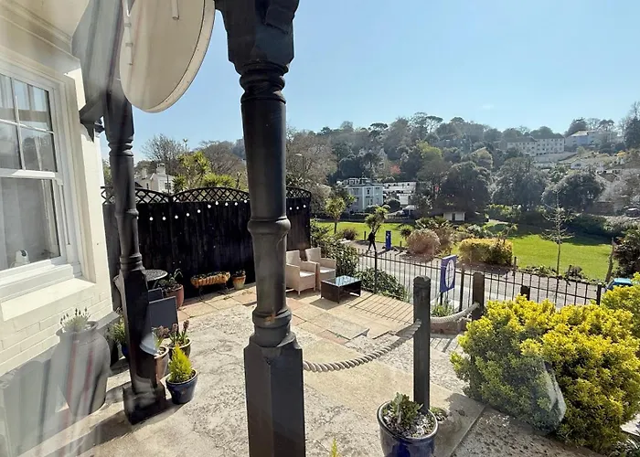 Tusker Lodge (Adults Only) Torquay