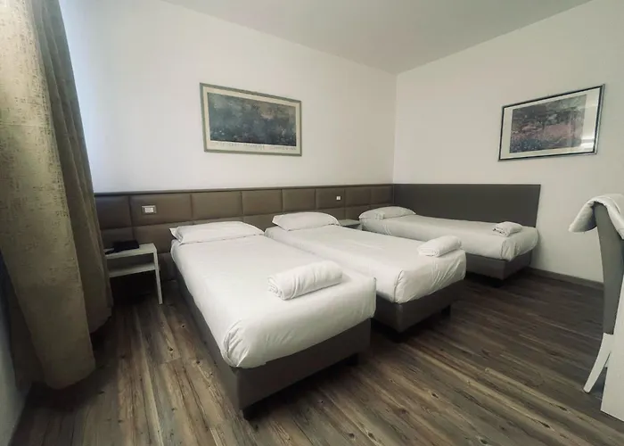 Hotel Holiday Bolonia